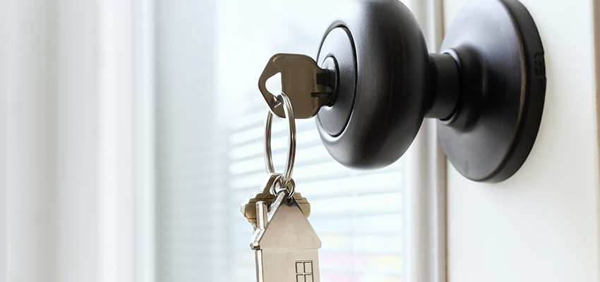 Bifold Door Knob Replacement in Tara Hills, California